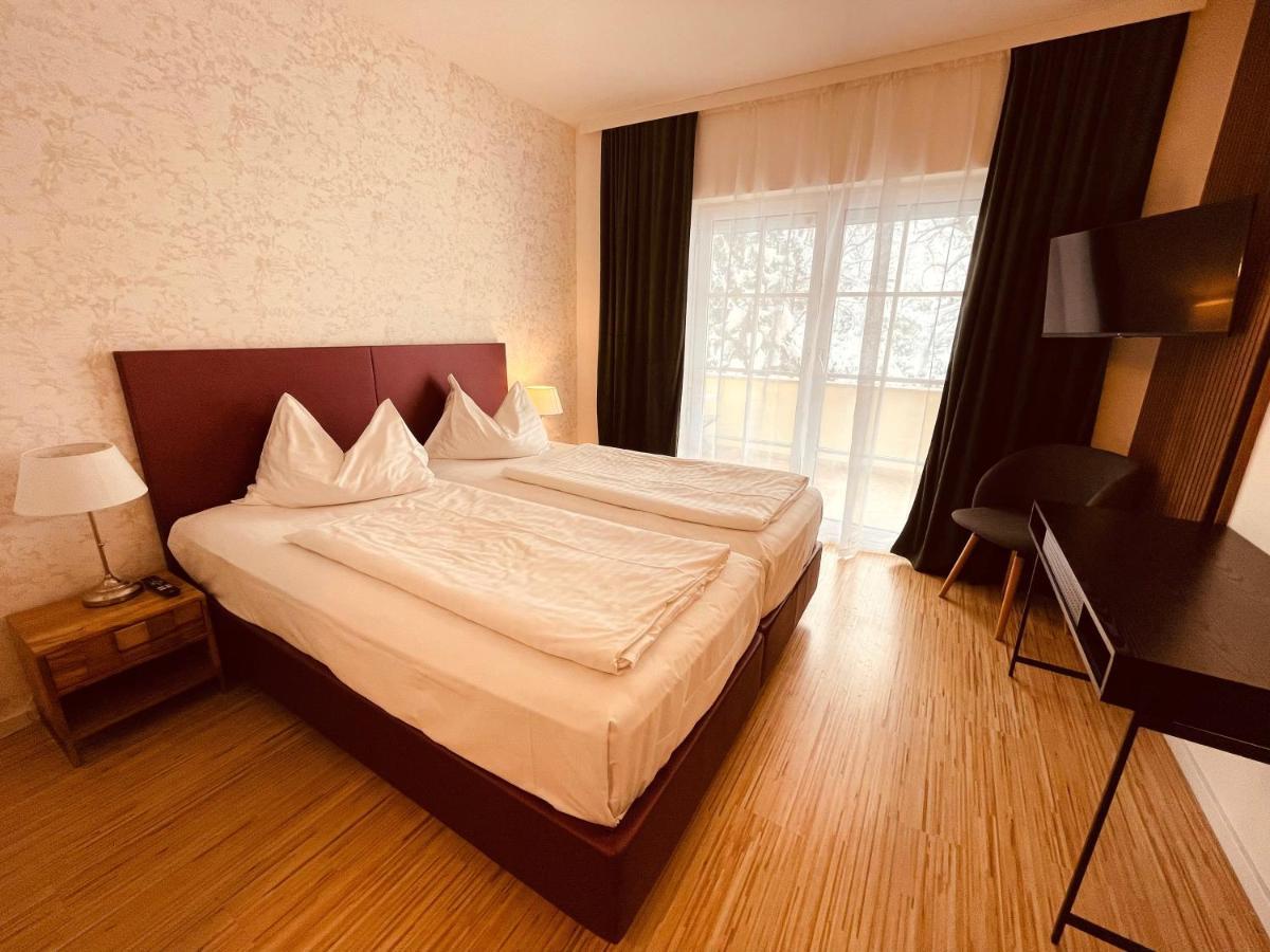 Gaestehaus Am Stadtpark Vöcklabruck エクステリア 写真