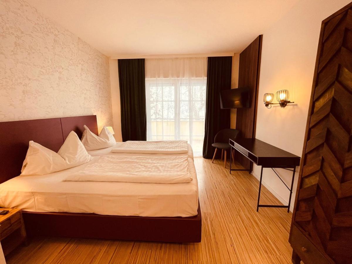 Gaestehaus Am Stadtpark Vöcklabruck エクステリア 写真